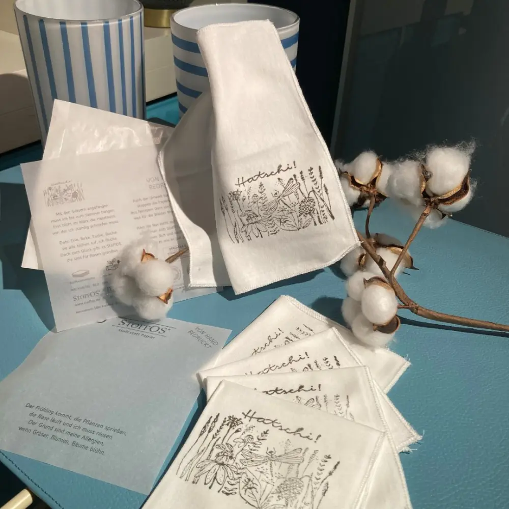 StofftaschentuecherHANDBEDRUCKT_5erSet_MotivHatschiinPergamintuete_5
