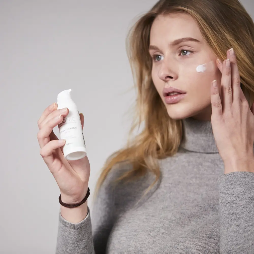 yoonic_4_0444-2_6f4a638c-56c9-4276-b316-4992613e92d4_1800x1800