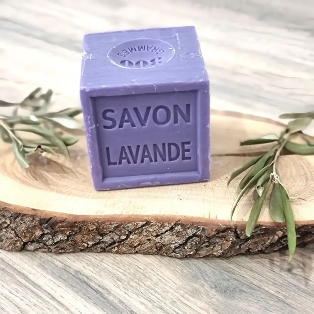 SAVONCUBEVEGETALLAVANDE