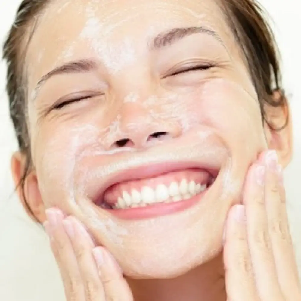 women-washing-face-with-best-rose-soap