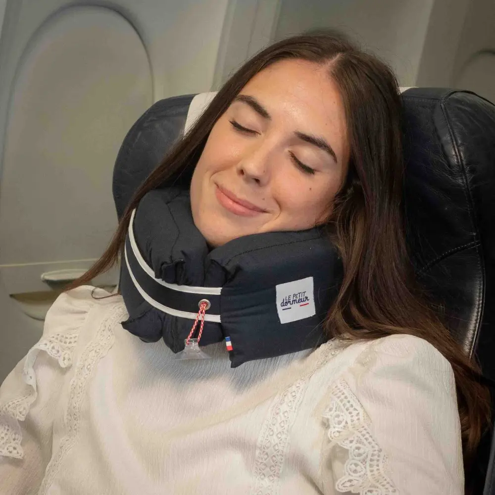 Coussin_de_voyage_bleu_marine_femme