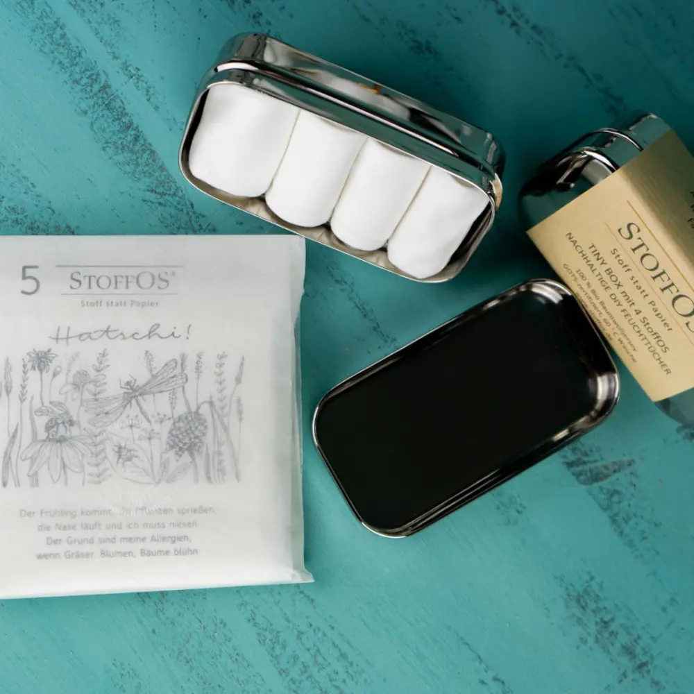 Stofftaschentuecher_weiss_21x21cmDuoinTinyBoxundin_PergamintueteHATSCHIVerpackung1_2