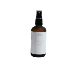 Priitschln - Bio Feuchtigkeit PUR Rosenhydrolat Priitschln - Bio Feuchtigkeit PUR Rosenhydrolat