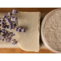 Sapone-naturale-alla-lavanda-e-argilla-verde-1