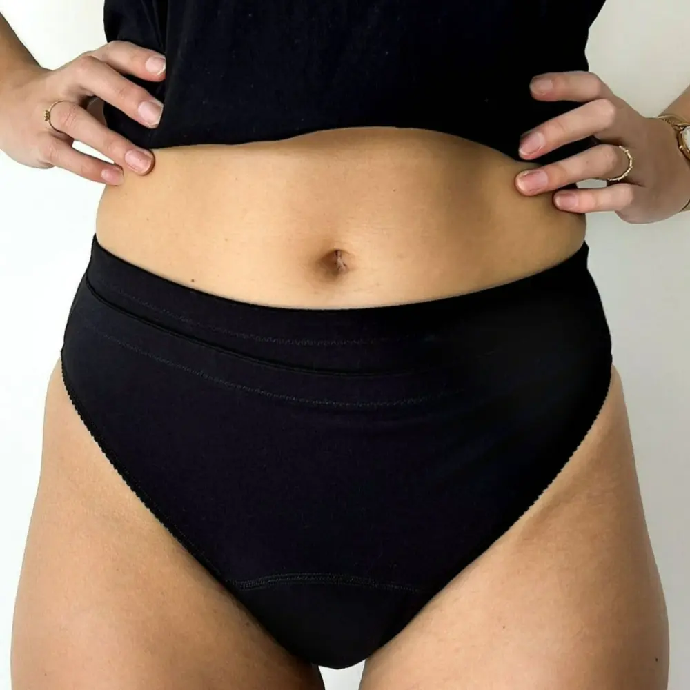 Culotte-menstruelle-bouillotte-Les-Culottees-De-Saturne