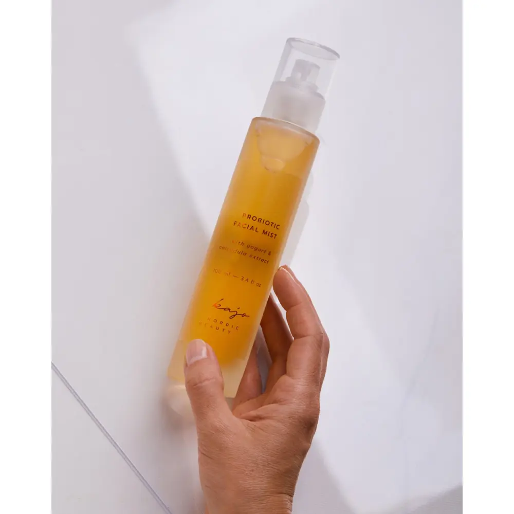 kajo-probiotic-facial-mist-3-Kajo-paras-orgaaninen-kosmetiikka-luomukosmetiikka-ihonhoito-arktinen-kasvovesisuihke_1400x