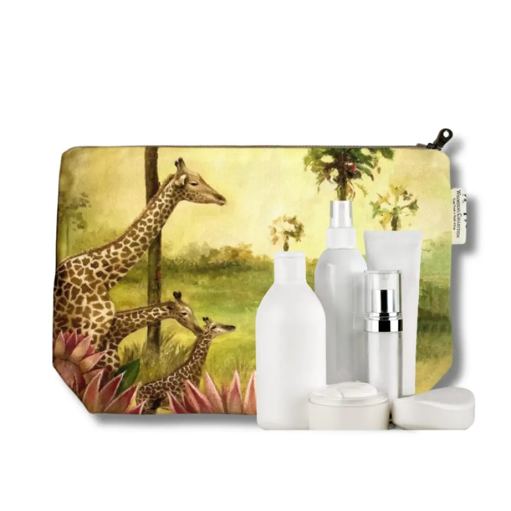 Mzansi-Trading-SPIRIT-GIRAFFE-Waschtasche-Whimsical-Collection-CANVAS-TASCHE-Lifestyle