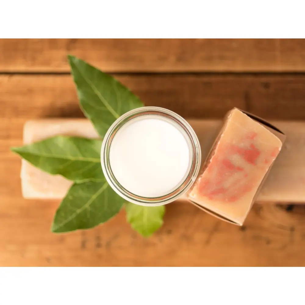 Sapone-naturale-al-latte-dasina-e-alloro-1