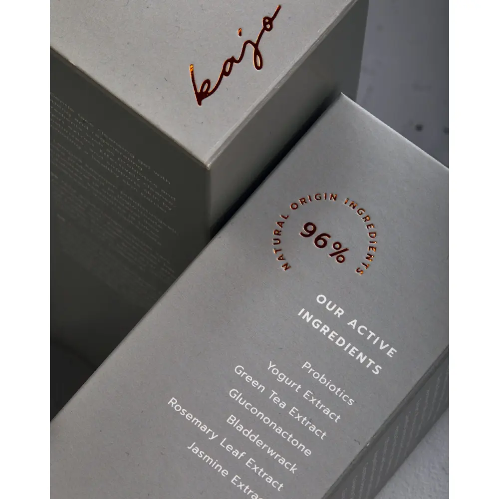 kajo-probiotic-revitalizing-cleanser-2-paras-luomukosmetiikka-kotimainen-vegaani-eko-luonnokosmetiikka-arktinen-puhdistusgeeli_1440x1800_fa9300f2-4b9e-4564-badc-799021d10c00_1400x