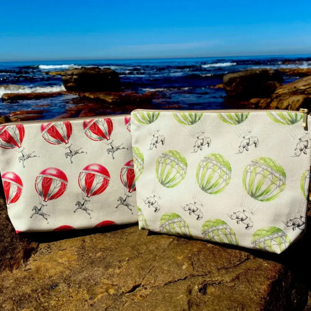 Mzansi-Trading-IN-FLIGHT-Waschtasche-Whimsical-Collection-Babytasche-NASHORN-und-ZEBRA