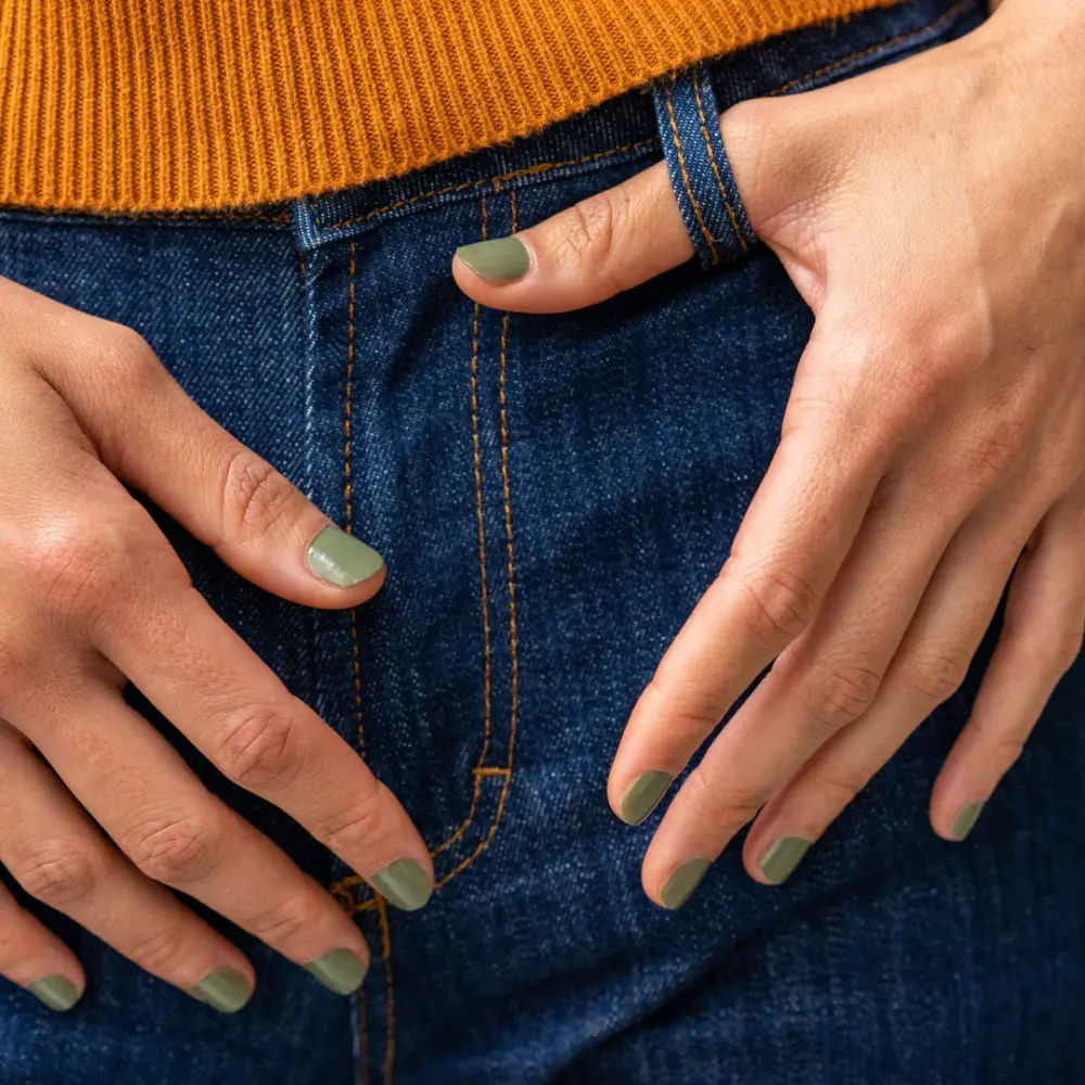 vernis-soin-2-en-1-vert-nymphe-orelka2_1080x