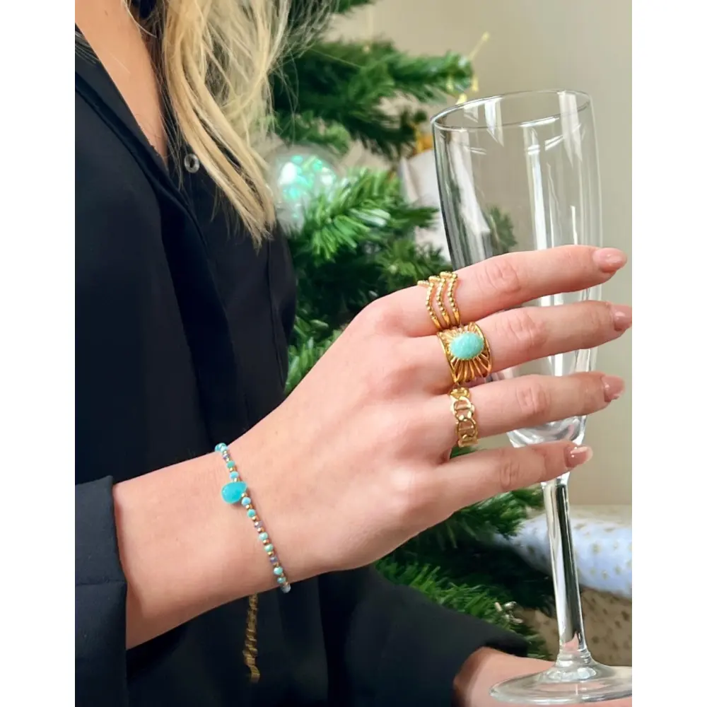 Bague-reglable-Dalilea-en-acier-inoxydable-dore-et-pierre-naturelle-apatite-porte-boutique-bijoux-toulouse