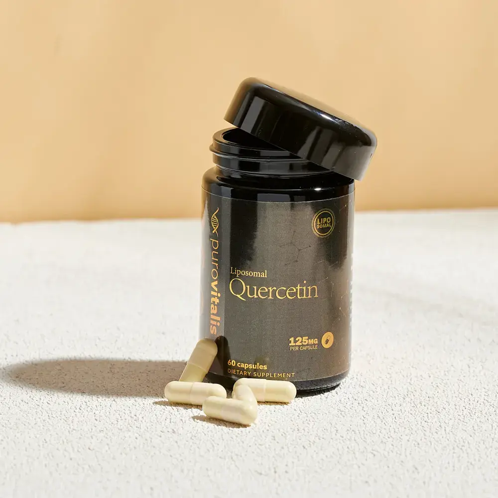 quercetin-with-capsules