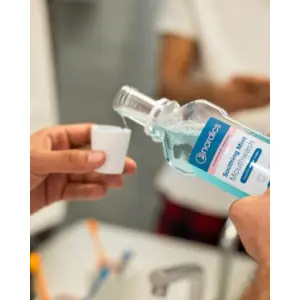 Bain de Bouche Apaisant à la Menthe Fraîche