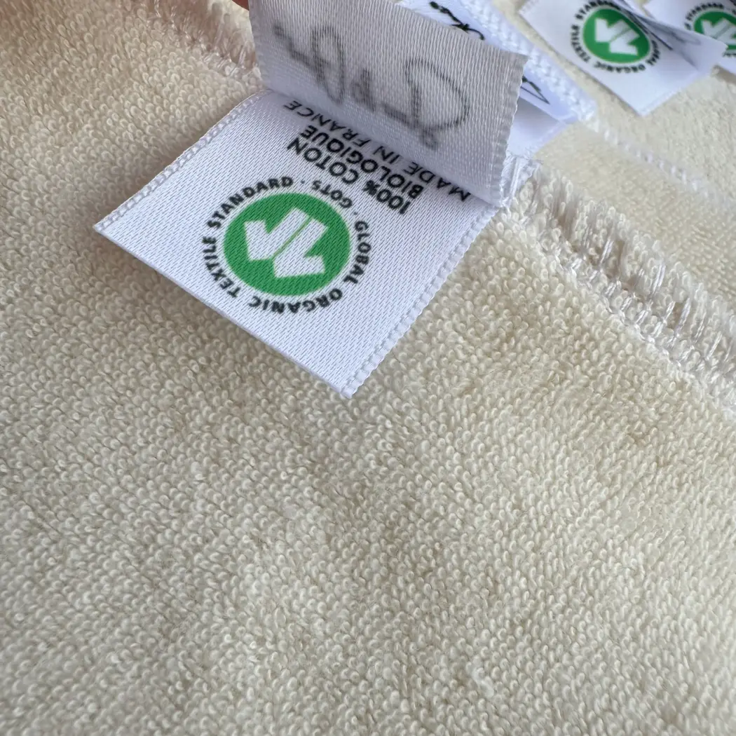 lingettes-demaquillantes-coton-bio