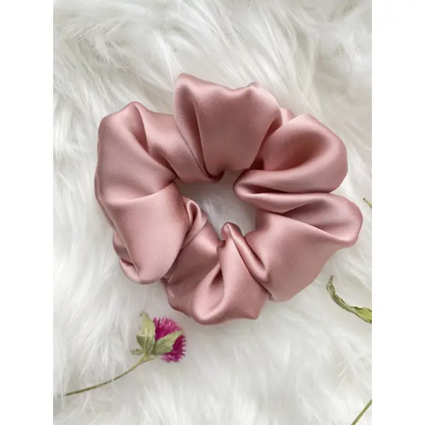 Chouchou en soie rose poudré  - Rose poudré