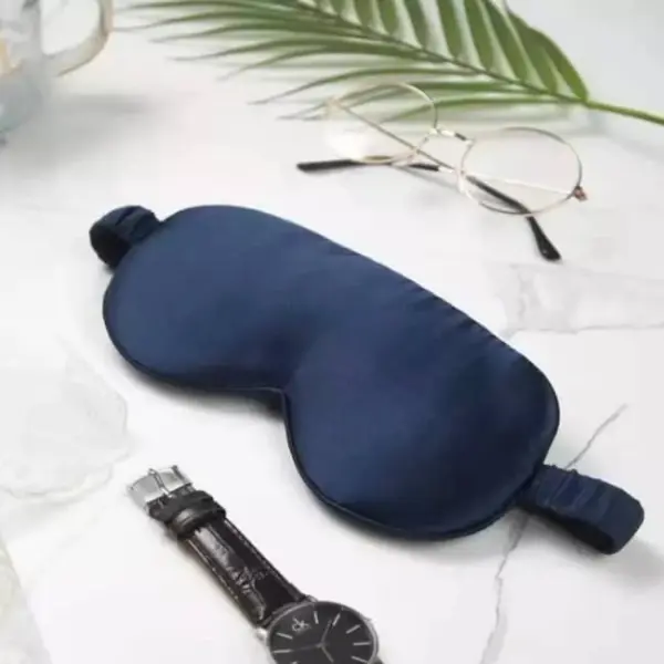 Masque de nuit en soie bleu nuit