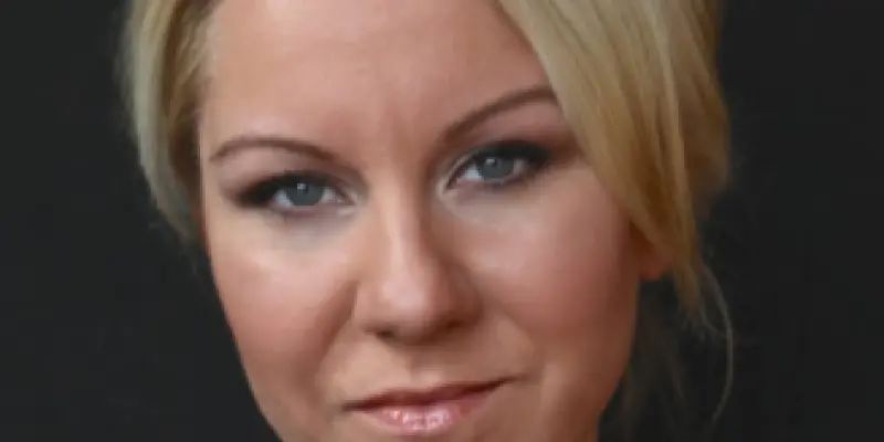 Juliane-Horn-1-837x1024-1